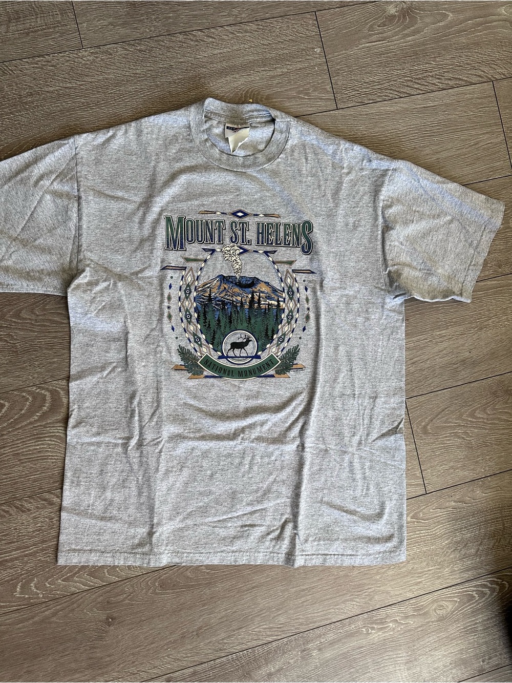 Vintage 90s Jerzees Gray Mount St. Helens National Monument Graphic Tee
